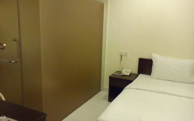 YB One Hotel