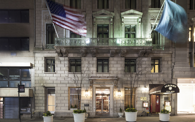 Dylan Hotel NYC вид на фасад