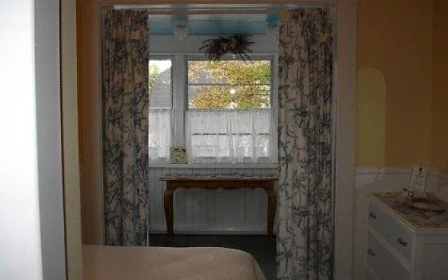 Bide-A-While B&B