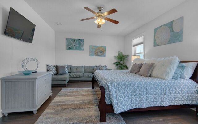 Latitude Adjustment 4 Bedroom Home by RedAwning