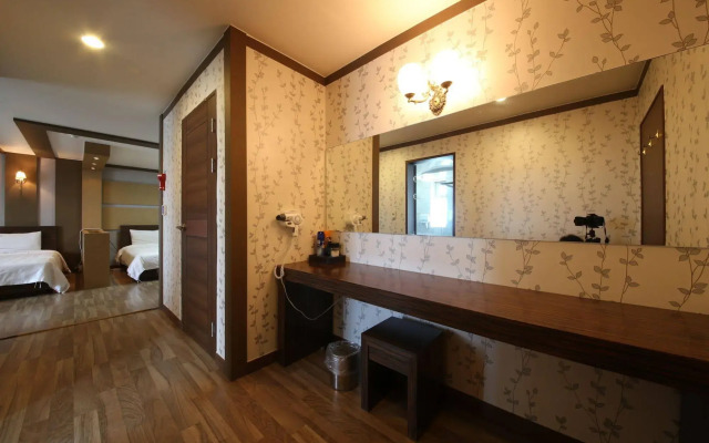 Yes Motel