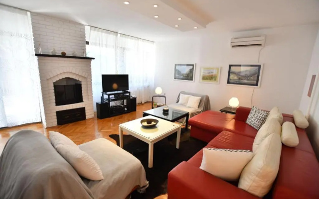 Villa Mina Kladovo, entire charming house with 5 bedrooms