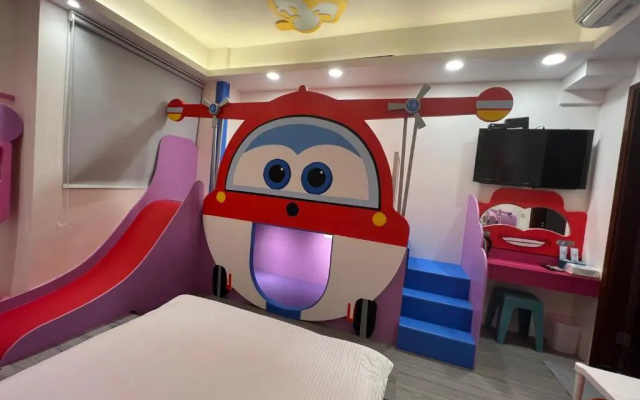 Fun Holiday Hostel