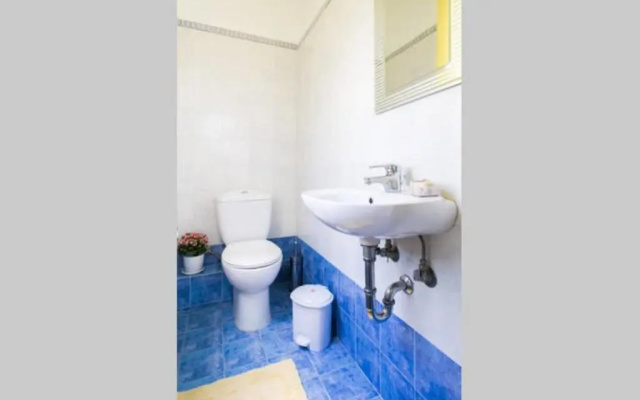 Large 3 bedroom Apt with Terrace