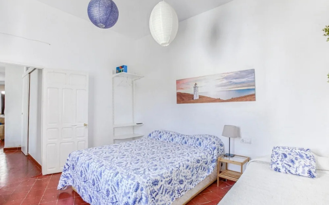 Chic Holiday Home in Benamargosa With Barbecue and Garden