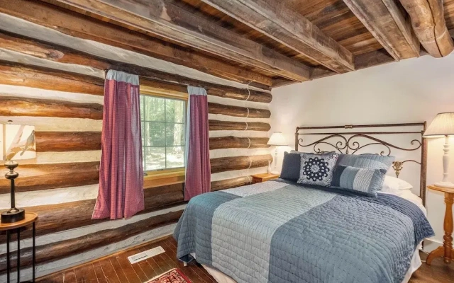 Tucked Inn by Taylor Made Deep Creek
