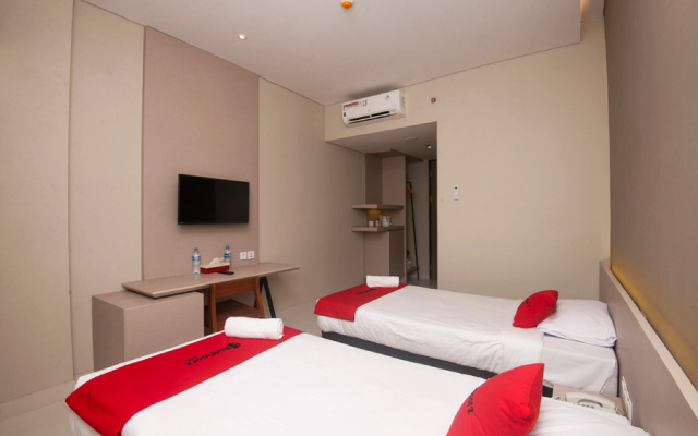 RedDoorz Plus @ Jakarta International Equestrian Park