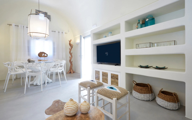2 Bedroom Eolia Kamari Villa 100m2 with Private Heated Pool