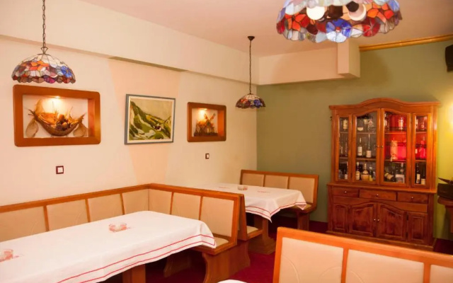 Taxi Bar Motel