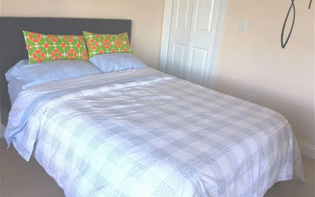 Rooms in Family House in Salem Boston