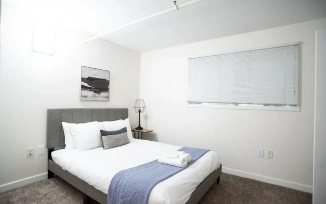 5BR CozySuites The Block-SkybridgeAccess