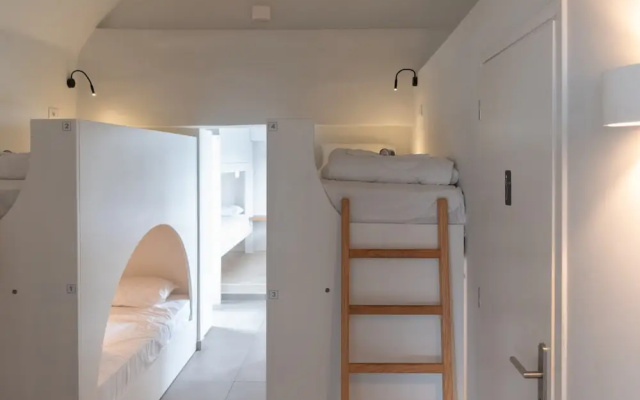 Central Oia Hostel
