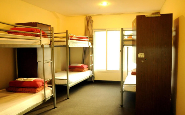 790 on George Backpackers