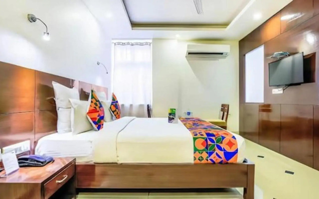 Townhouse OAK Hotel Joy24