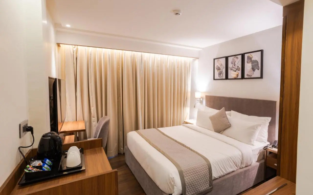 Hotel Golden Aura