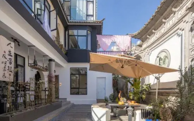 Weishi · Air Qieman Xiangmo Homestay (Dali Ancient City South Gate)