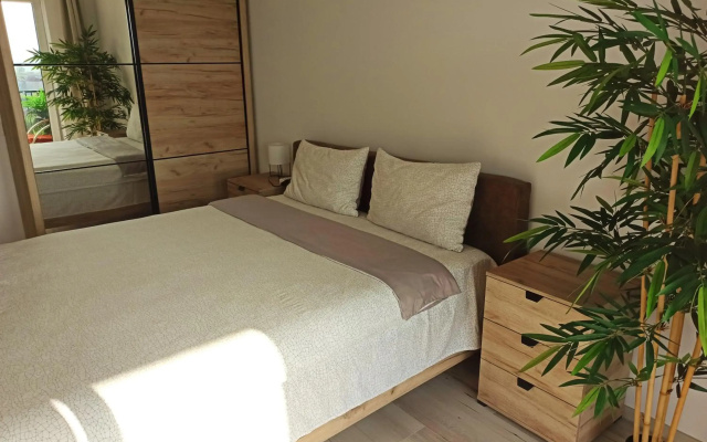 Apart Summer Haven - private parking lot & terrace, selfcheck-in&out, Mall