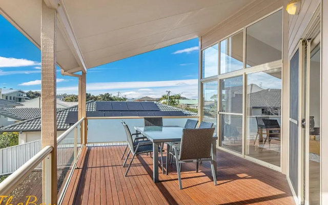 Moy at Nelson Bay, 2/30 Thurlow Avenue