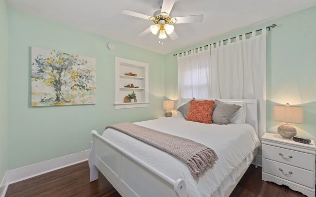 Cozy Home in Downtown Loveland W/ Free Bikes!