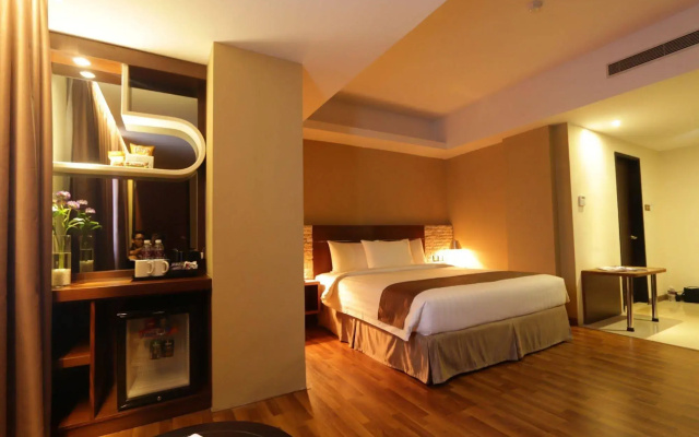 Fox Hotel Nagoya Batam