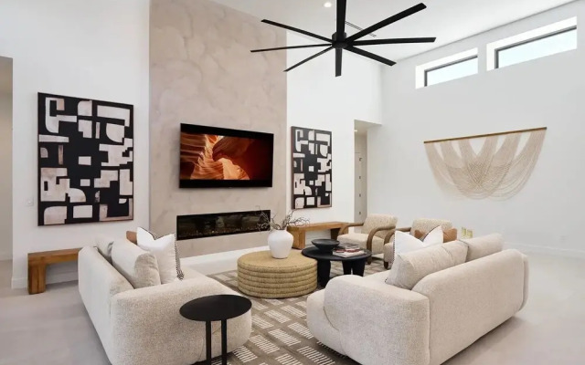 Luxe - Solstice Retreat - Heated Pools - 2 Homes