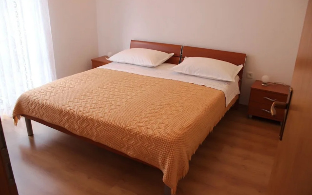 Apartments Pezzi / Two Bedrooms A1 Gajo