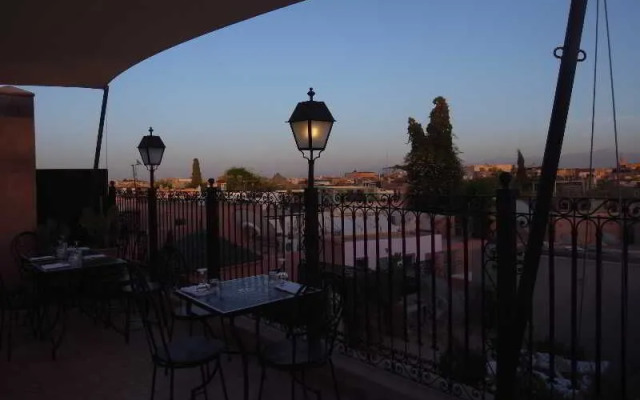 Riad Bazaar Café