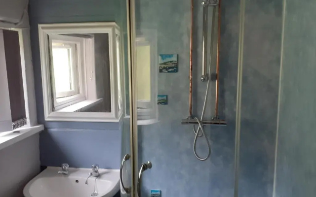 Admirals Apartment sleeps 4 adults 2 children EV Point