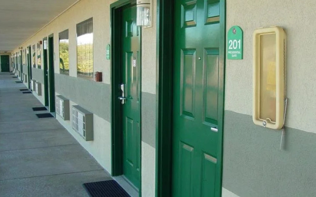 Garden Inn & Suites