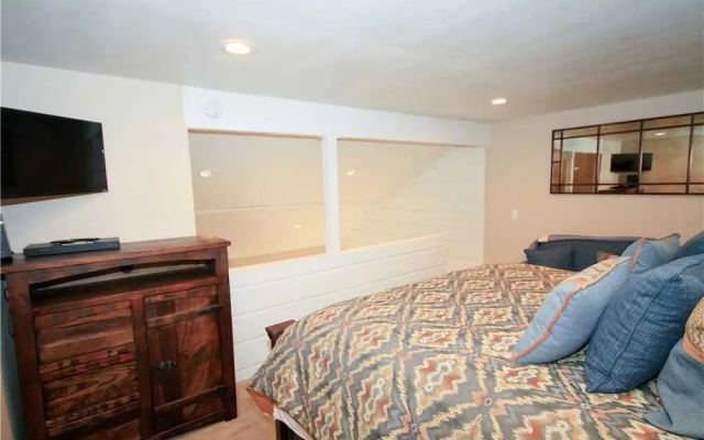 Mountain Shadows #D12 - 3 Br Townhouse
