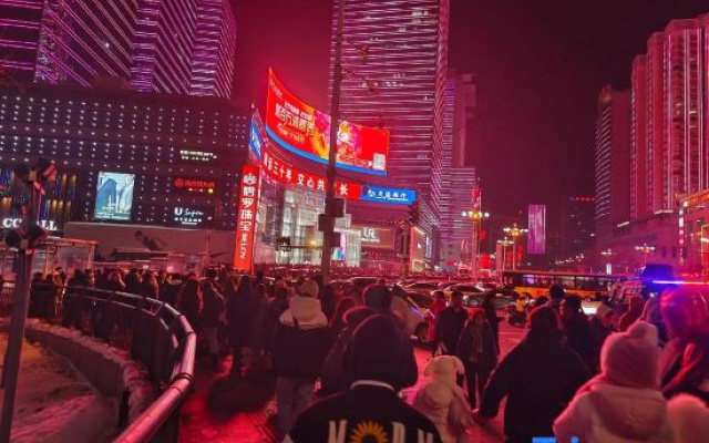 PolttoN Century Hotel (Urumqi Hongshan Park Times Square CCMALL Branch)