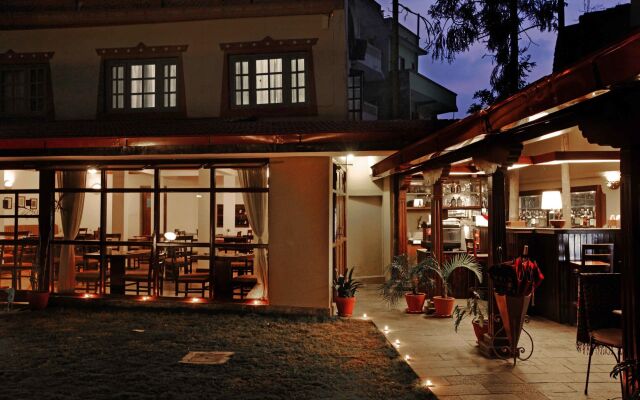 Отель Shambaling Boutique Hotel Непал, Катманду - отзывы, цены и фото номеров - забронировать отель Shambaling Boutique Hotel онлайн вид на фасад