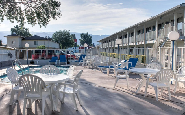 Motel 6 Bishop, CA