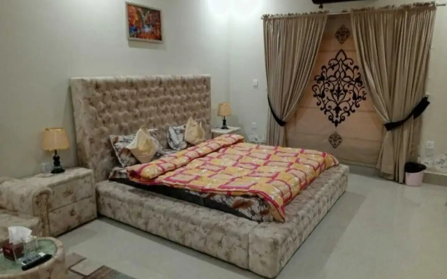 Royal Palace Guest House E-11