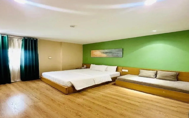 A25 Premium Hotel - 142 Bui Thi Xuan