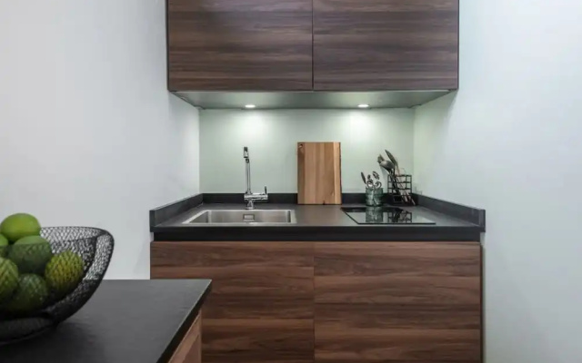 Central & Quiet Studio