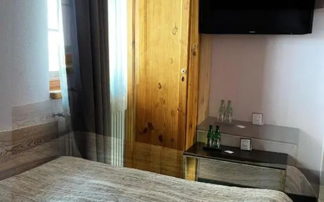 Dom Wypoczynkowy "Pod Strzechą" w Giewartowie