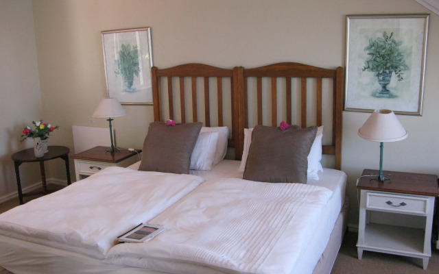 Phoenix Lodge and Waterside Accommodation