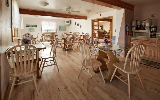 Columbine Inn and Suites