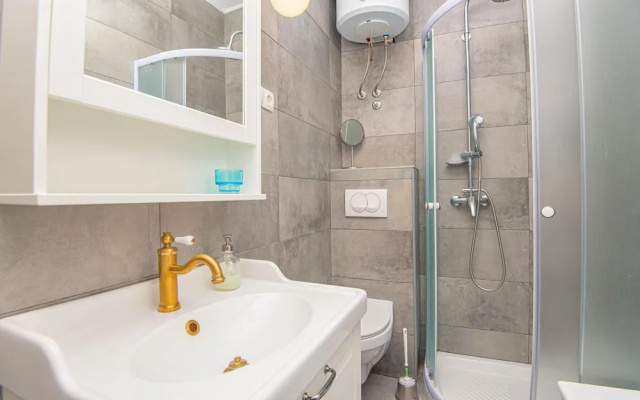 Nice Apartment in Sibenik With Wifi and 3 Bedrooms