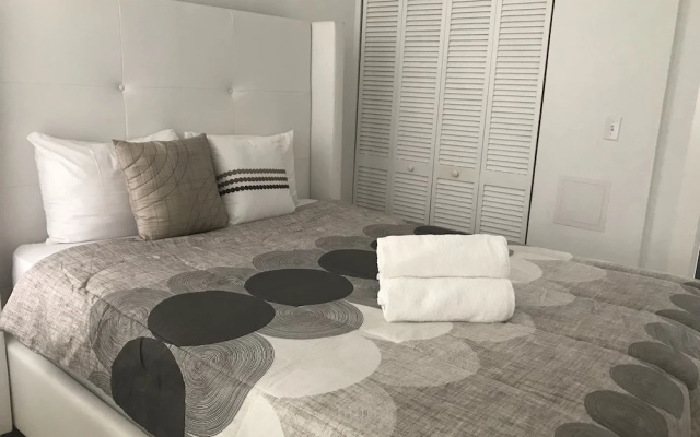 8th Suites