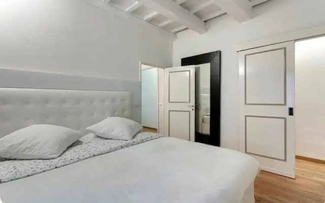 Central and Prime Apartment Near Duomo