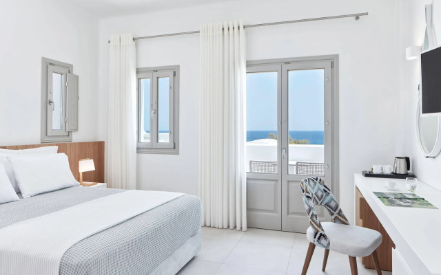 Costa Grand Resort & Spa
