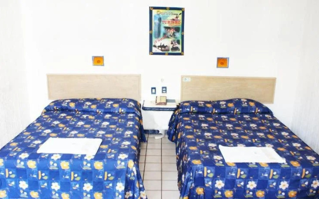 Hotel Plaza Conejo