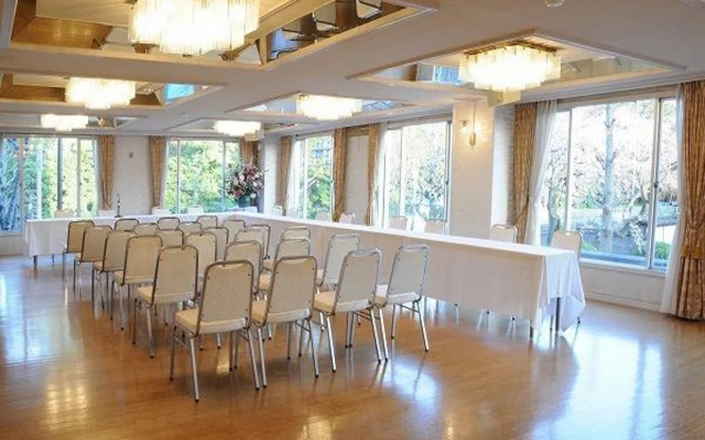 The Palace Side Hotel