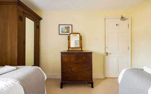 The Admirals Mansion - Central Bath