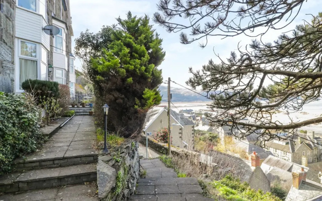 Seaview Apartment