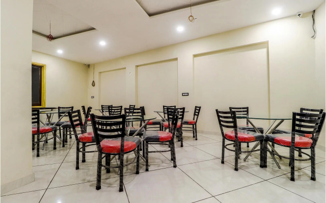 FabHotel Alpine Inn