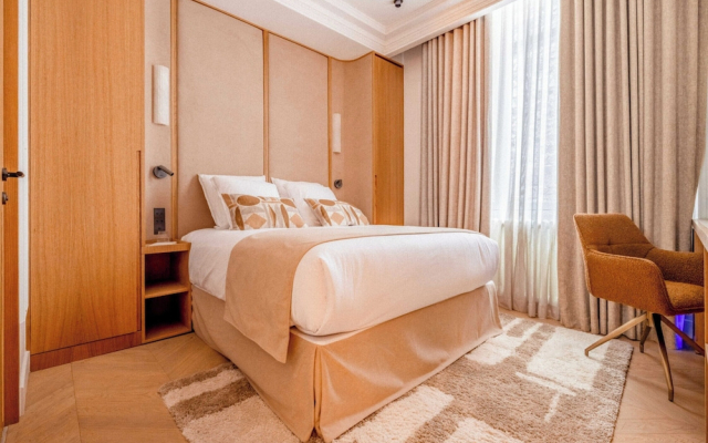Luxury A/C Apt - 6p/3bdr - Arc de Triomphe