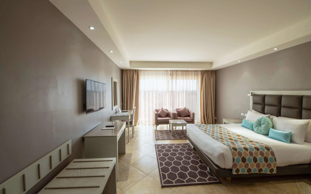 Курортный отель Sunrise Crystal Bay Resort